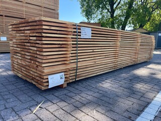 Ca. 77x Douglas Planken Fijnbezaagd, 24x150mm, lengte 500cm